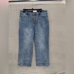 CAbi Blue Ankle Cropped Jeans with Natural Fading‎